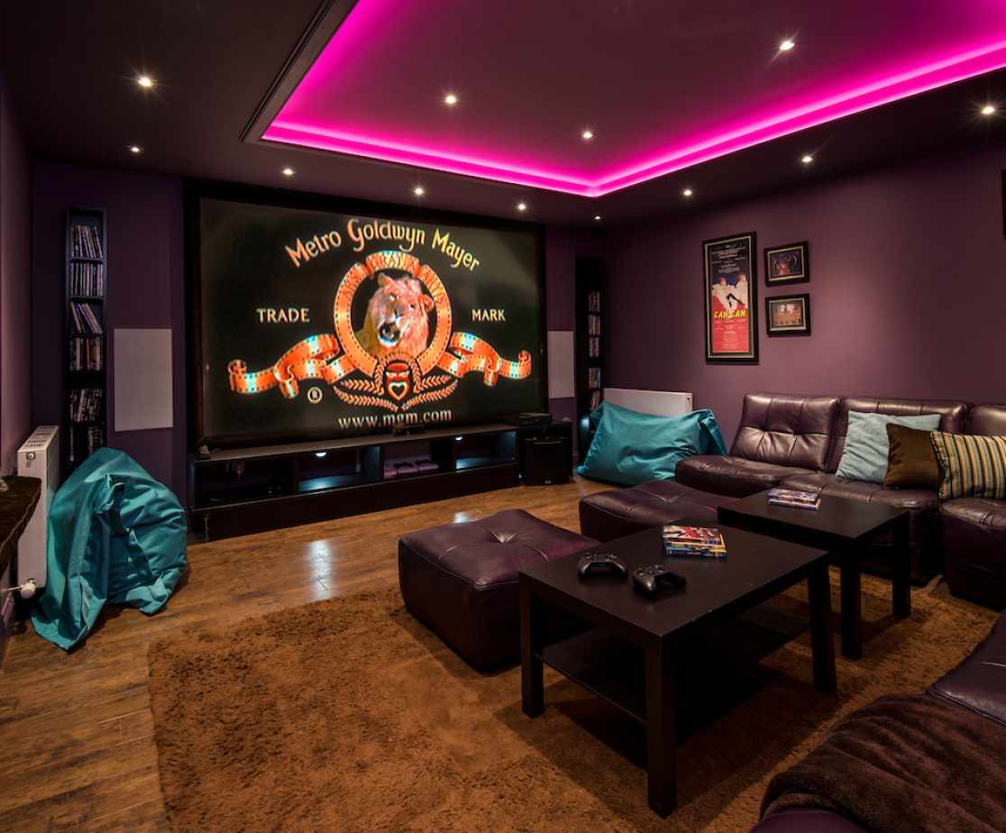 The kids will like this one... A cinema room with Xbox and film library!