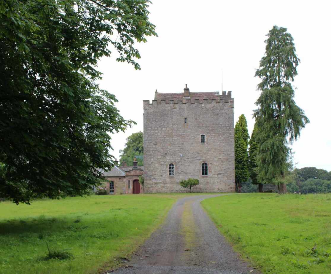 Sleeping 6 Near Dumfries Rent Closeburn Castle For Holidays