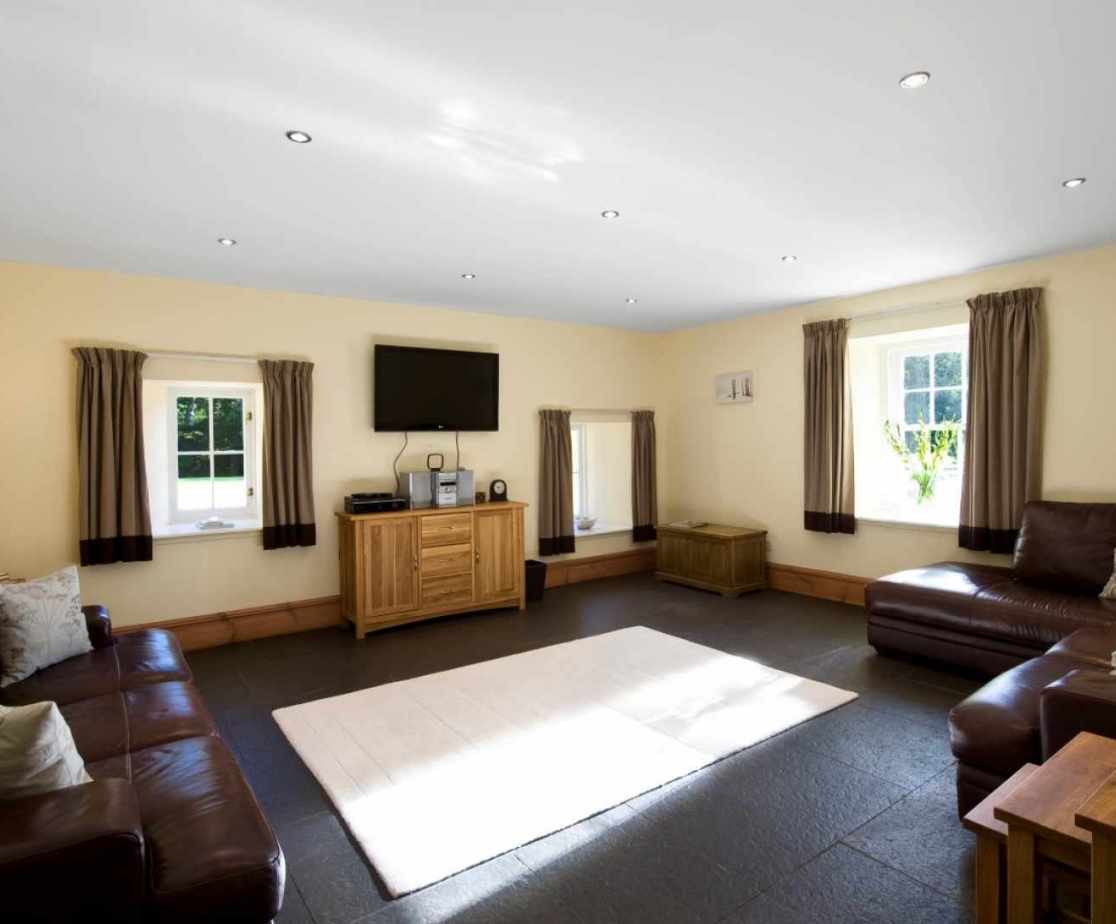Castellated Luxury Mansion - lounge room
