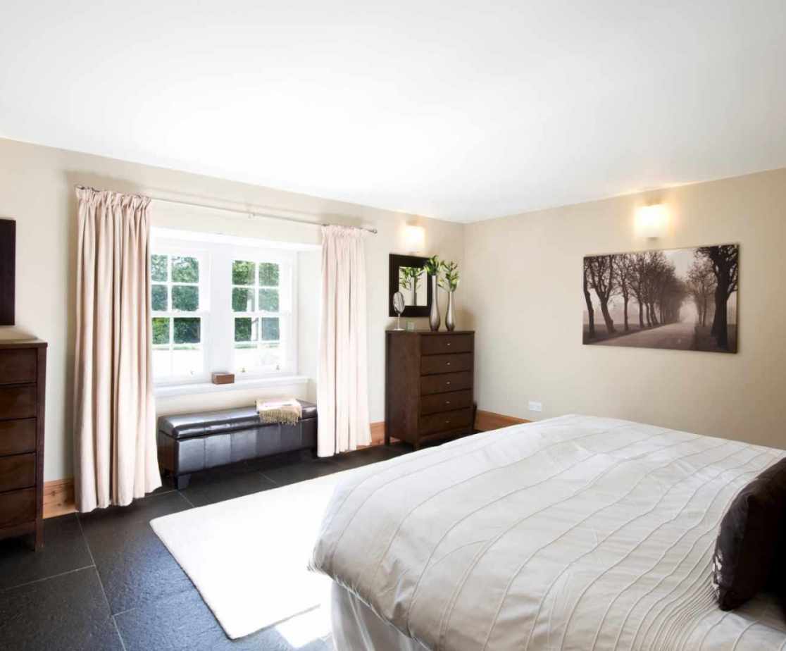 Castellated Luxury Mansion - bedroom