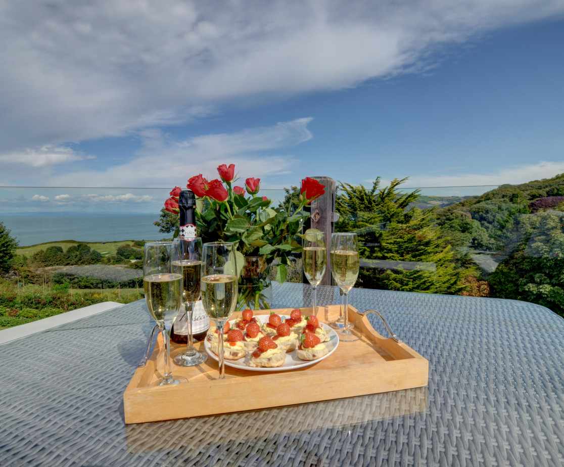What a perfect place to enjoy a cream tea and a glass of fizz!
