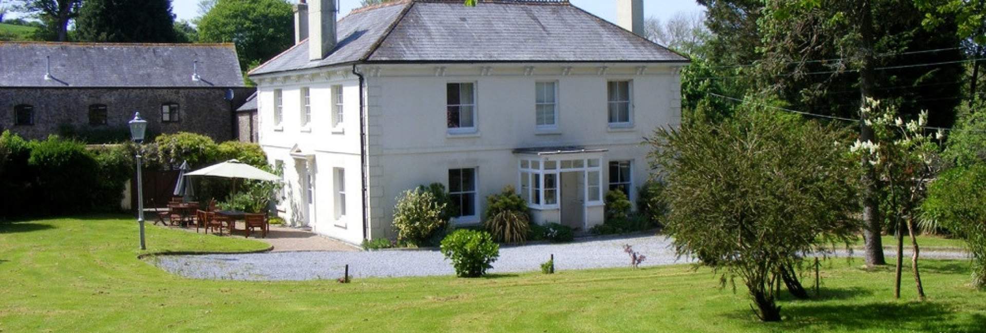 Sleeping 14 in South Devon, rent Buckland House for holidays