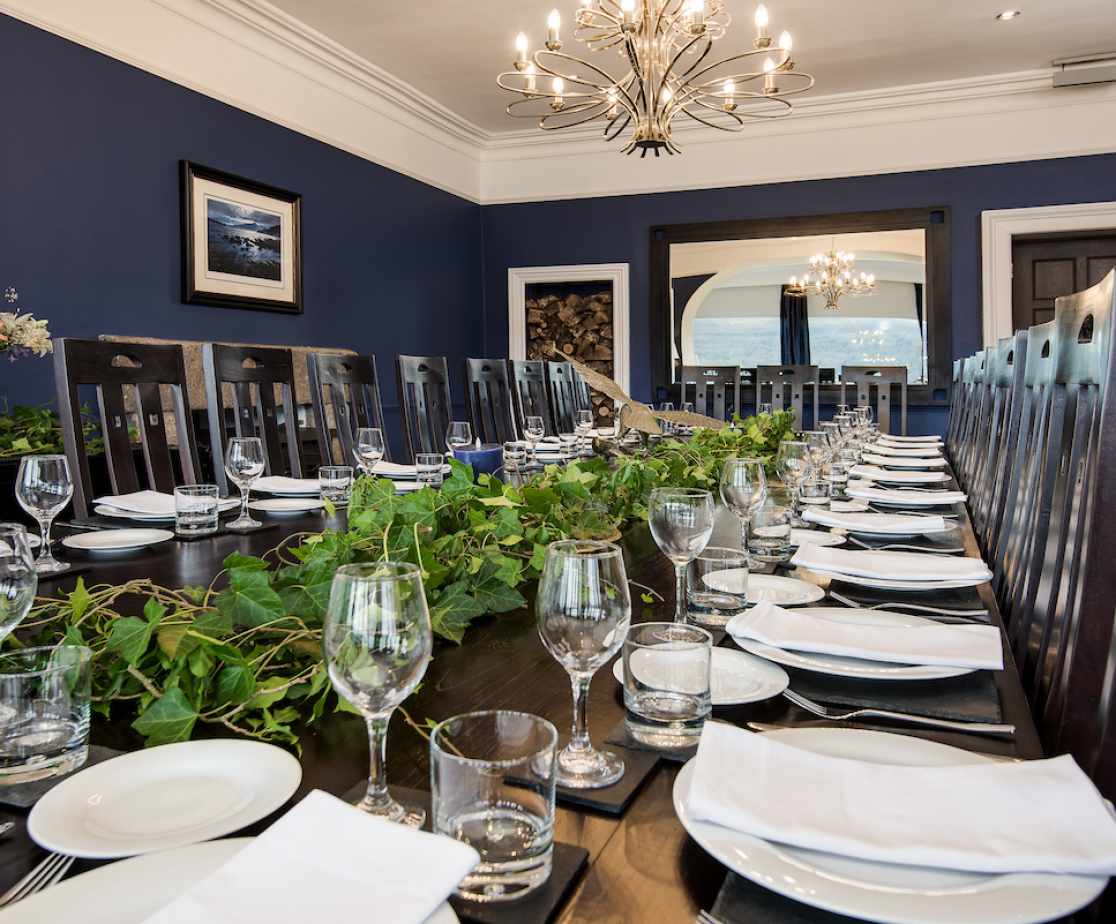 26 guests can be entertained around the large dining table