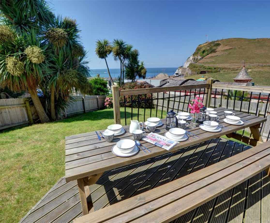 A fantastic spot to have breakfast together - palm trees and sea views!